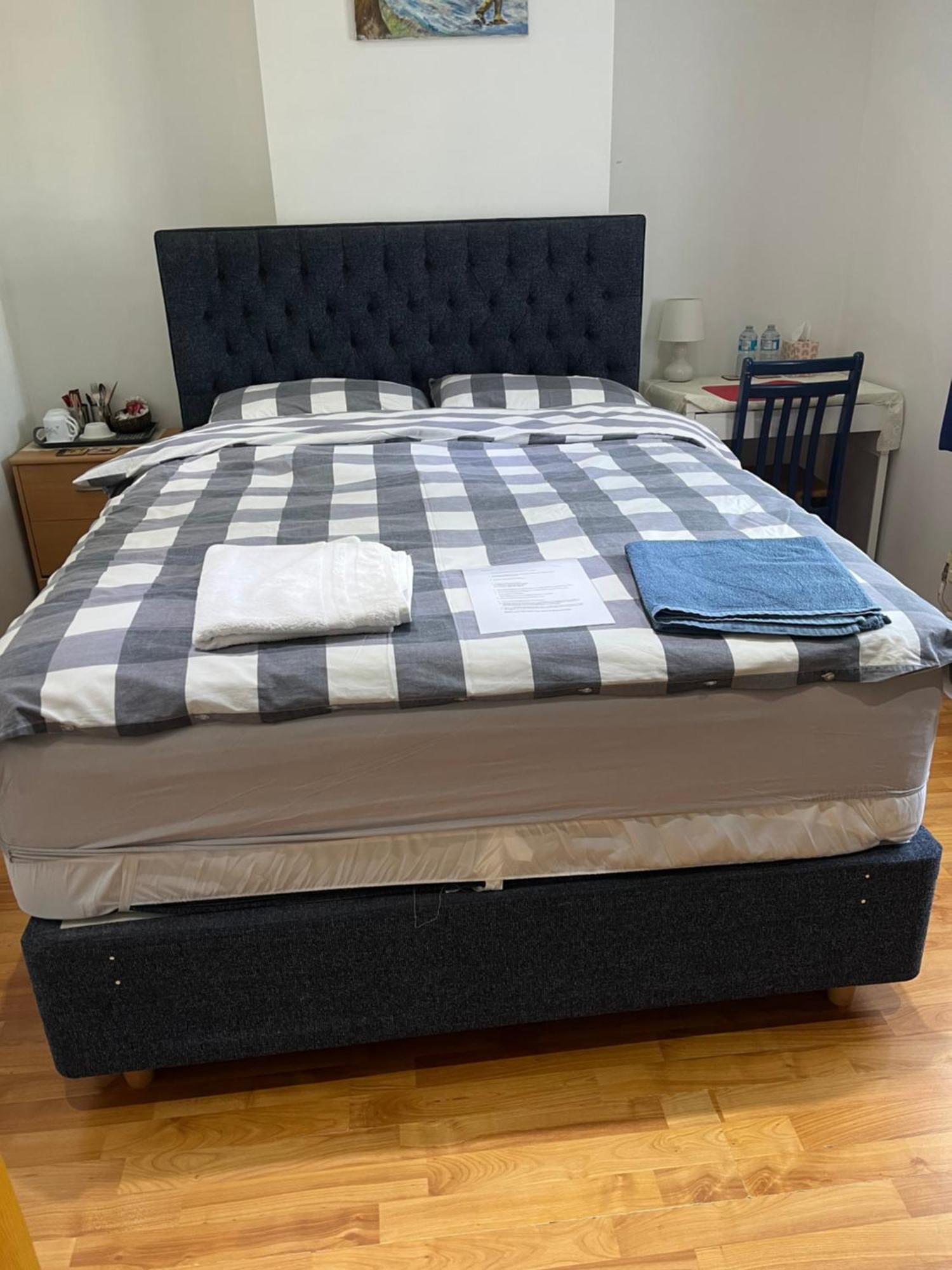 Large Double Bedroom With Free On Site Parking Kingston upon Thames  Buitenkant foto